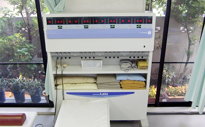 大型、低周波治療器